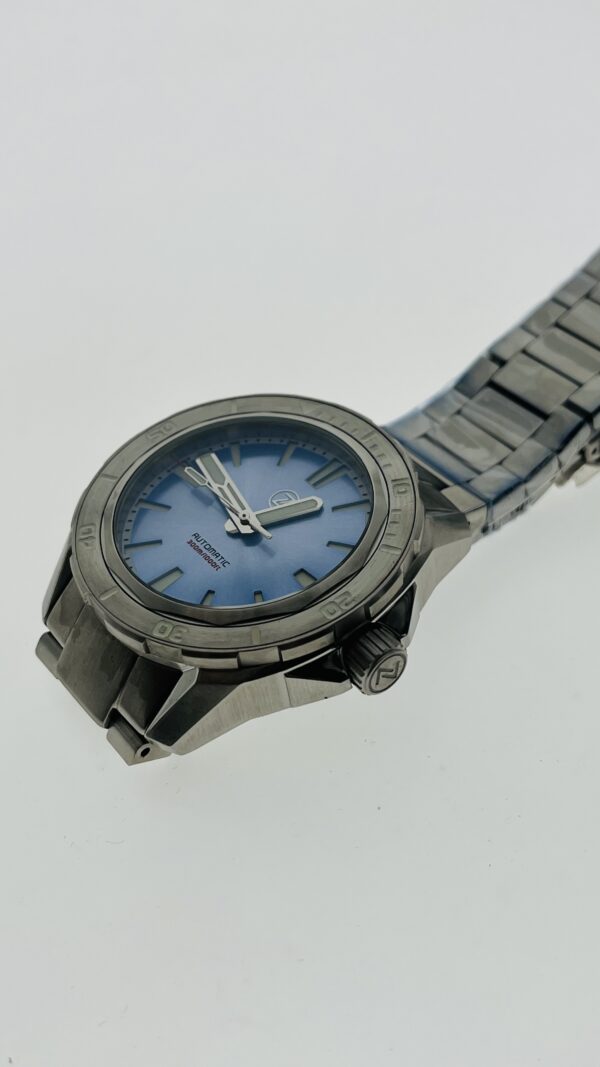 Swordfish 300m Diver Seiko Ice Blue - Image 9